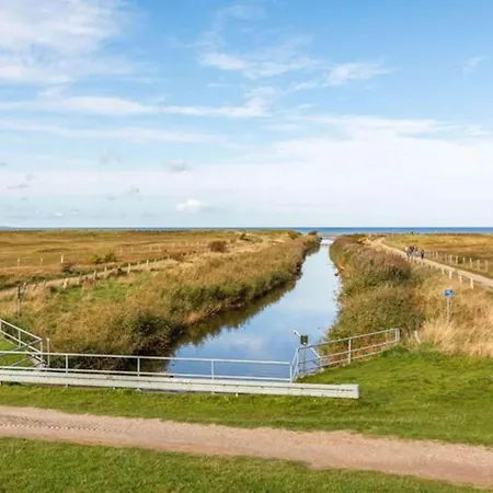 In בית נופש *